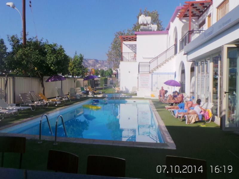 Neptune Hotel Apartments Paphos Korall-öböl Kültér fotó