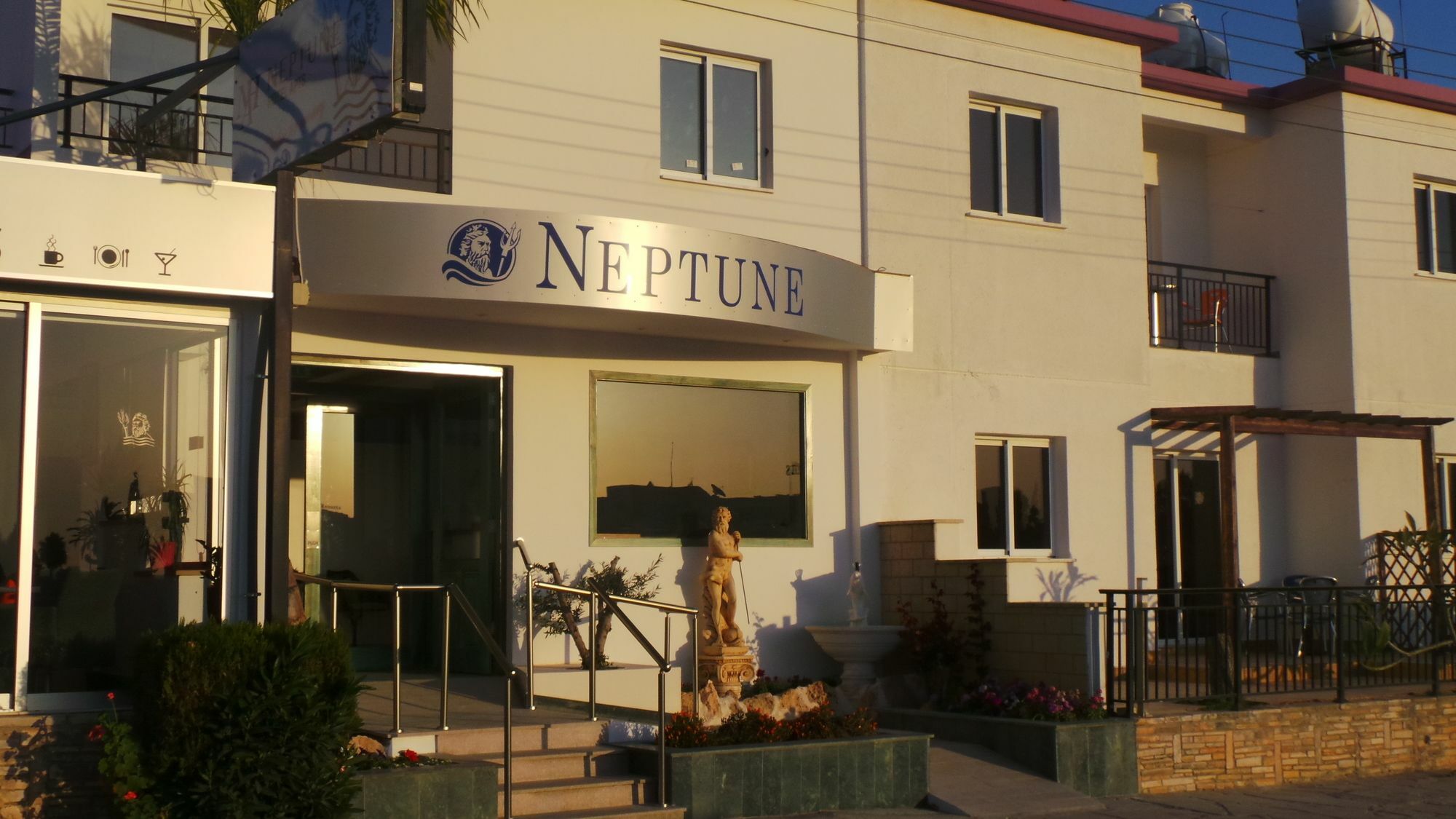 Neptune Hotel Apartments Paphos Korall-öböl Kültér fotó