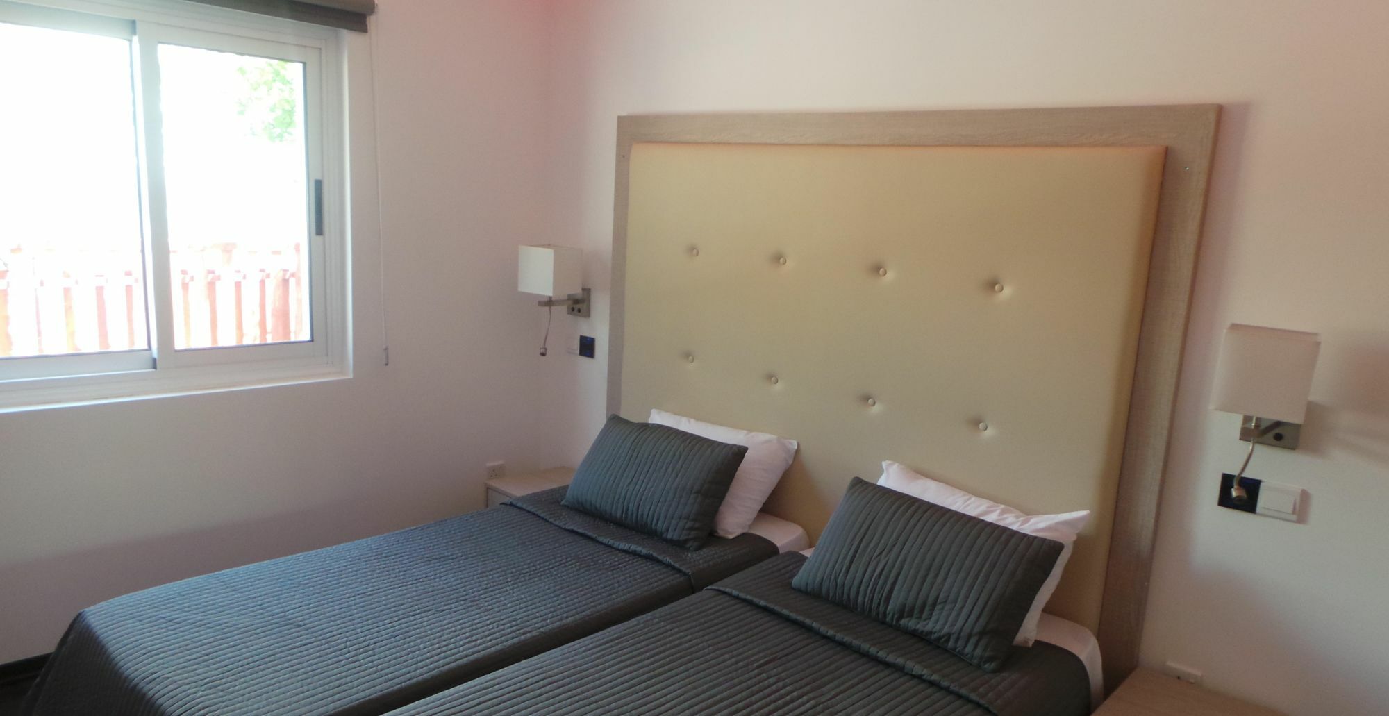 Neptune Hotel Apartments Paphos Korall-öböl Kültér fotó