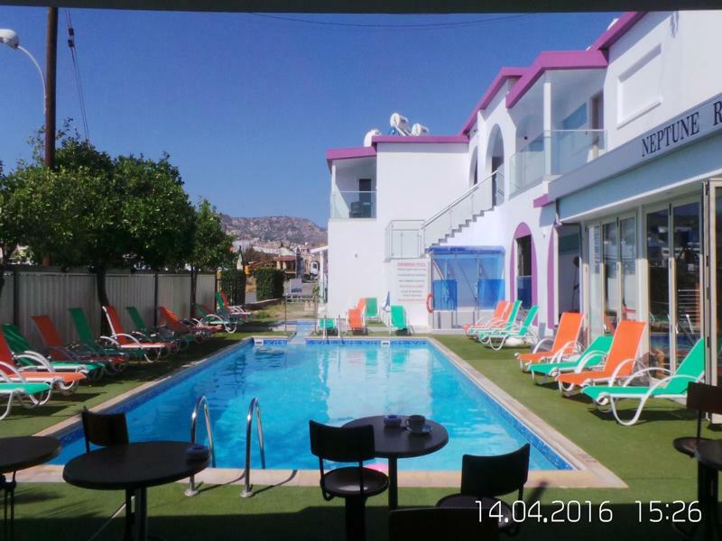 Neptune Hotel Apartments Paphos Korall-öböl Kültér fotó