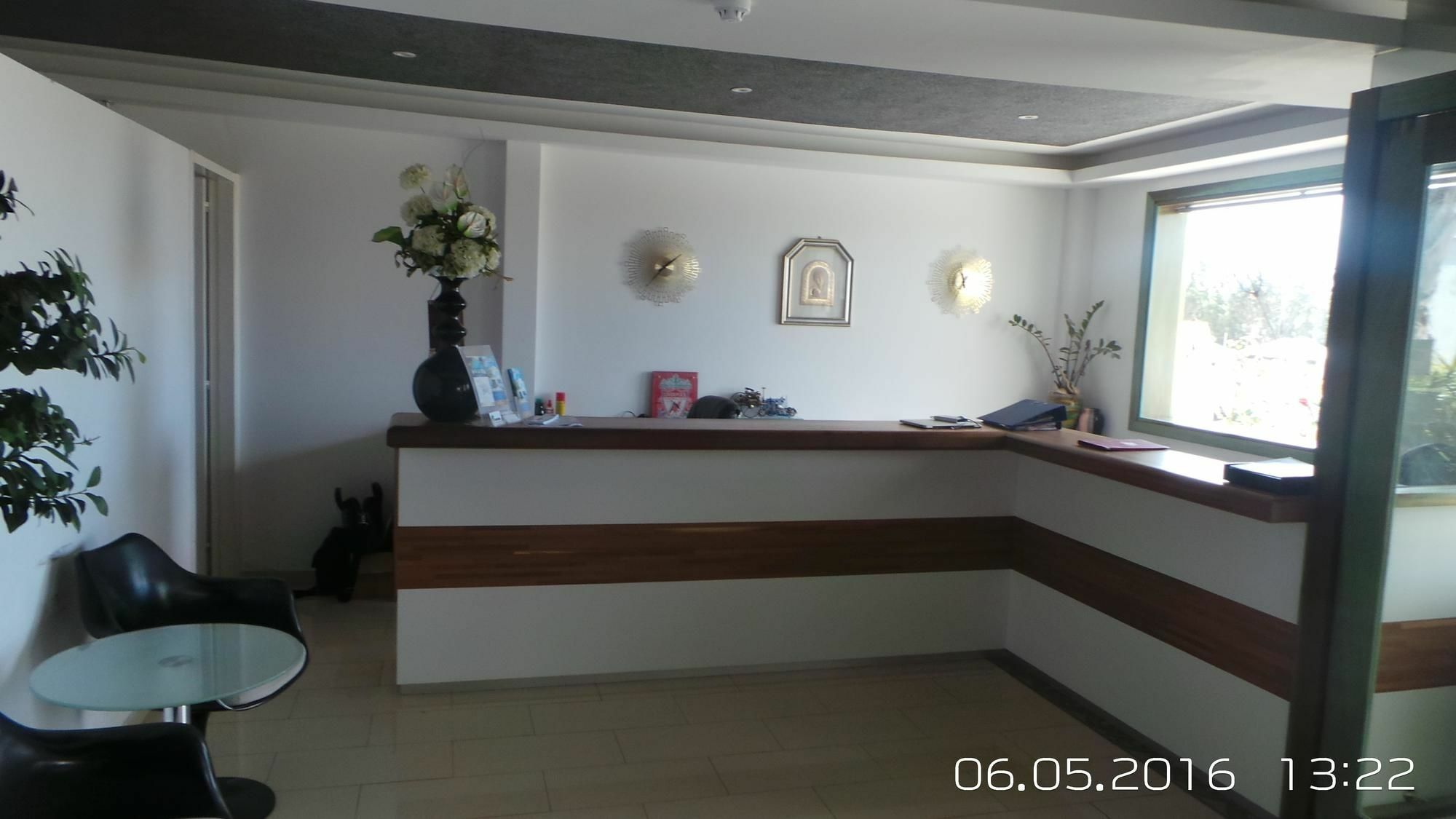 Neptune Hotel Apartments Paphos Korall-öböl Kültér fotó