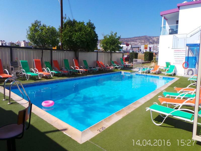 Neptune Hotel Apartments Paphos Korall-öböl Kültér fotó